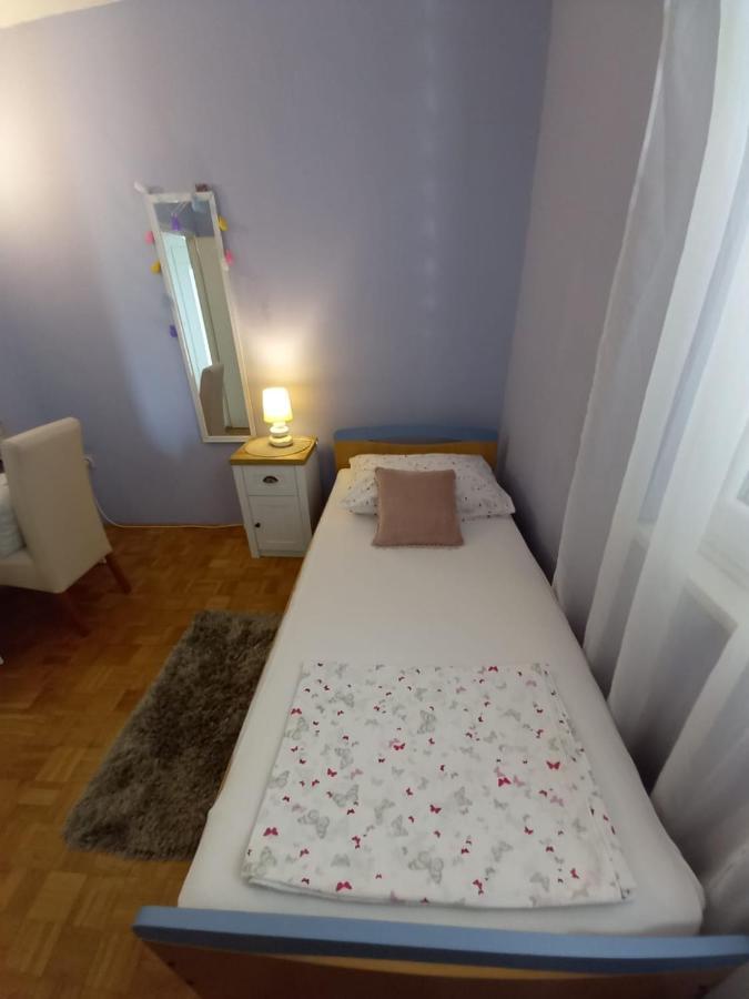 Apartman Sara Preko Exterior photo